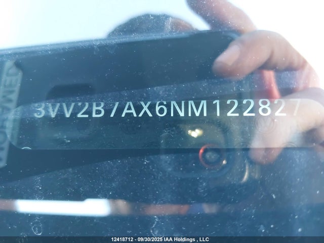 3VV2B7AX6NM122827 Volkswagen Tiguan