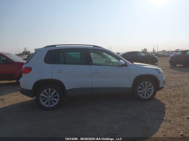 WVGNV7AX4HK035518 Volkswagen 2017