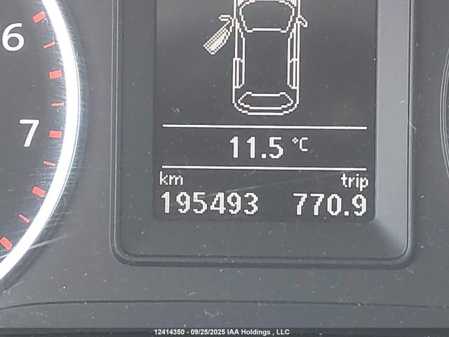 WVGNV7AX4HK035518 Volkswagen 2017