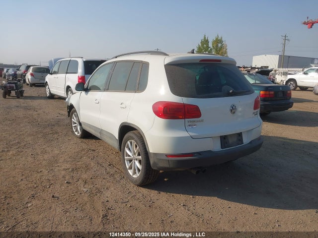 WVGNV7AX4HK035518 Volkswagen 2017