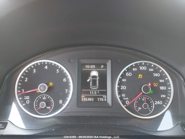 WVGNV7AX4HK035518 Volkswagen 2017