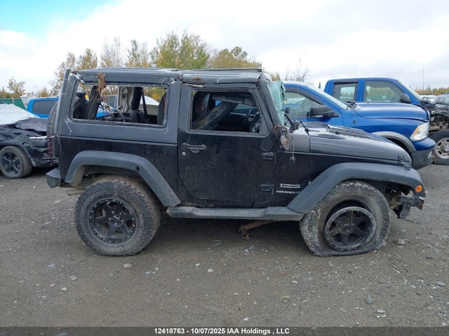 1C4AJWAG2GL327041 Jeep Wrangler Sport