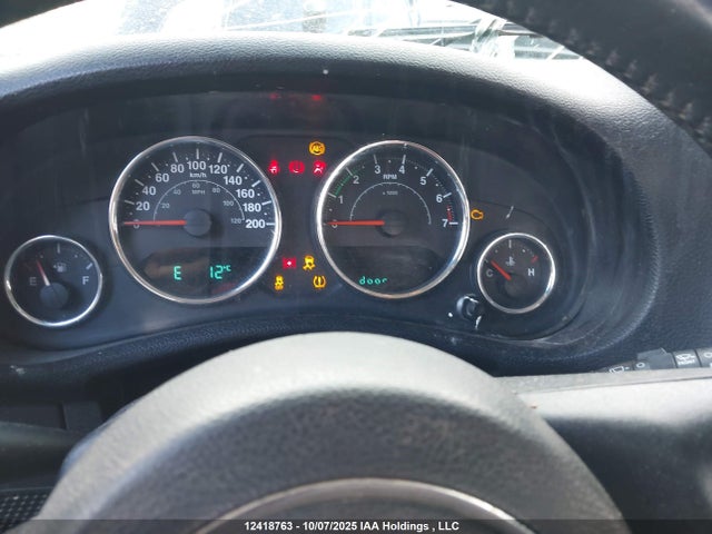 1C4AJWAG2GL327041 Jeep Wrangler Sport