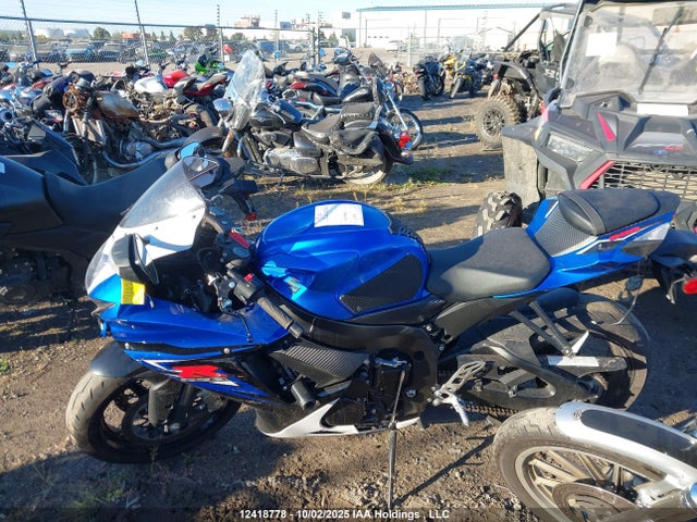JS1GN7FA2E2101040 Suzuki N738-