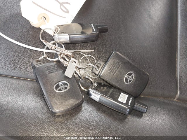 5TDJKRFH5GS288671 Toyota Highlander Xle