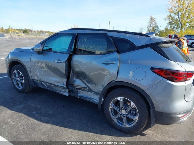 3GNKBJRS8RS141604 Chevrolet lgx