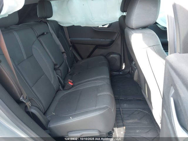 3GNKBJRS8RS141604 Chevrolet lgx