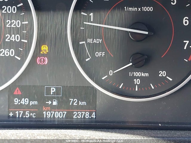 BMW 320i 2014 WBA3C3C59EF985543 Image 16