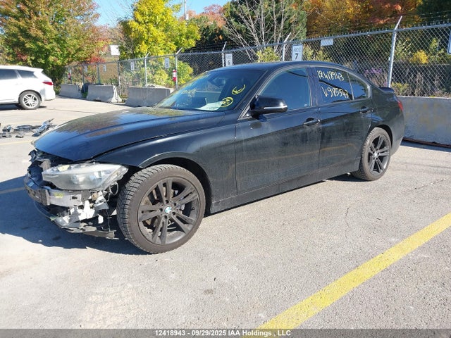 BMW 320i 2014 WBA3C3C59EF985543 Image 2