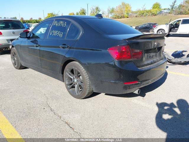BMW 320i 2014 WBA3C3C59EF985543 Image 3
