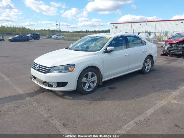 Volkswagen Passat 2015 1VWBS7A35FC100443 Image 2