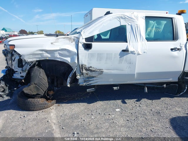 1GC4KLE7XSF231037 Chevrolet l8t
