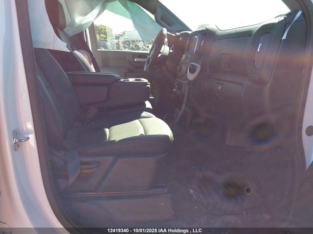 1GC4KLE7XSF231037 Chevrolet l8t