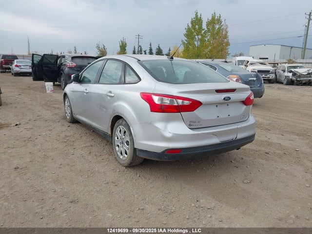 Ford Focus 2014 1FADP3F27EL100292 Image 3