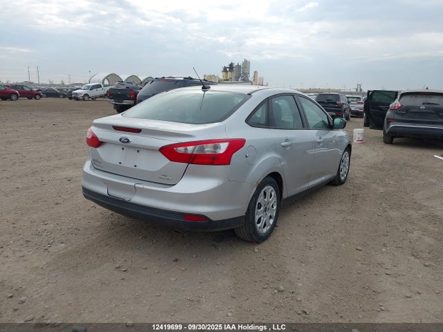 Ford Focus 2014 1FADP3F27EL100292 Image 4