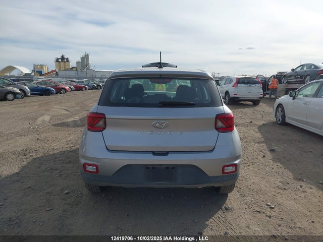 Hyundai Venue Essential 2024 KMHRB8A38RU292054 Image 39