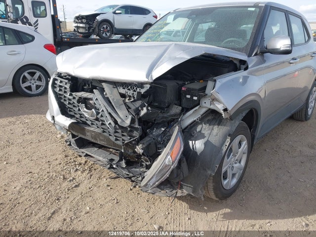 Hyundai Venue Essential 2024 KMHRB8A38RU292054 Image 28