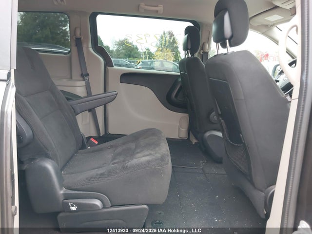 Dodge 2016 2016 2C4RDGBG1GR272071 Image 8