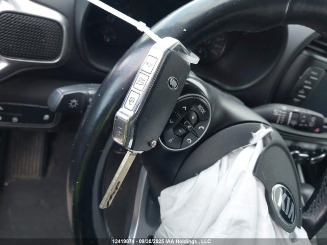 2021 Kia Soul Ex მანქანა იყიდება აუქციონზე, vin: KNDJ33AU6M7780081, აუქციონის ნომერი: 12419874