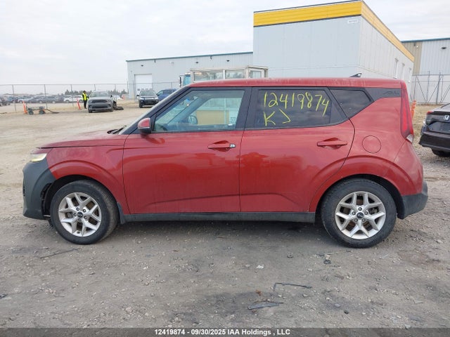 2021 Kia Soul Ex მანქანა იყიდება აუქციონზე, vin: KNDJ33AU6M7780081, აუქციონის ნომერი: 12419874