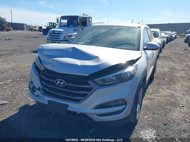 Hyundai 2016 2016 KM8J3CA40GU041435 Image 2