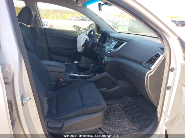 Hyundai 2016 2016 KM8J3CA40GU041435 Image 5