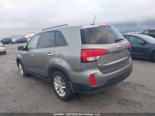2015 Kia Sorento Lx მანქანა იყიდება აუქციონზე, vin: 5XYKTDA73FG553215, აუქციონის ნომერი: 12419940