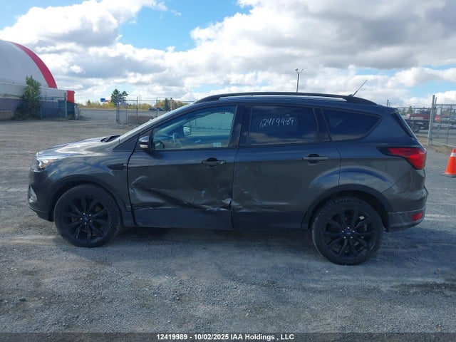 Ford Escape 2019 1FMCU9J91KUC12951 Image 15