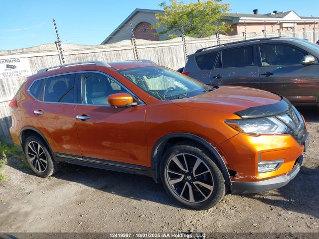 12419997 :رقم المزاد ، 5N1AT2MV3HC740015 vin ، 2017 Nissan Rogue Sv/sl مزاد بيع