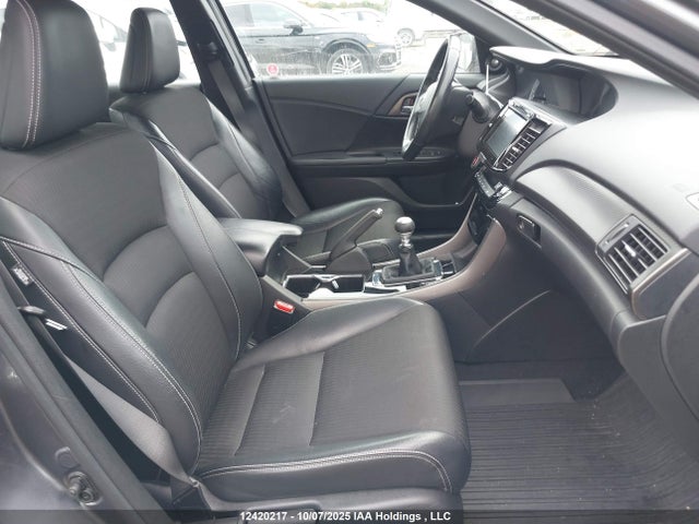 1HGCR2E5XGA806582 Honda k24w1