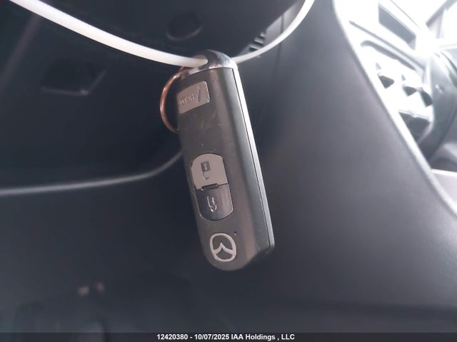 3MZBM1K74FM202503 Mazda pe
