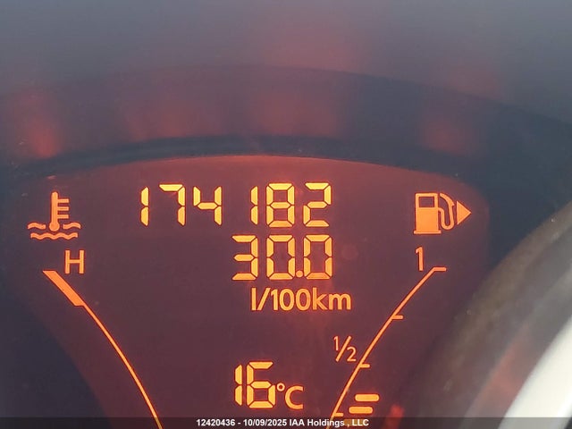 Nissan 2014 2014 JN8AF5MR3ET351827 Image 16