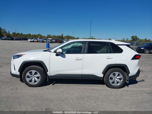 Toyota RAV4 LE 2024 2T3B1RFV2RC466469 Image 32