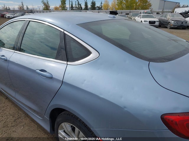 1C3CCCAG3FN736853 Chrysler 2015