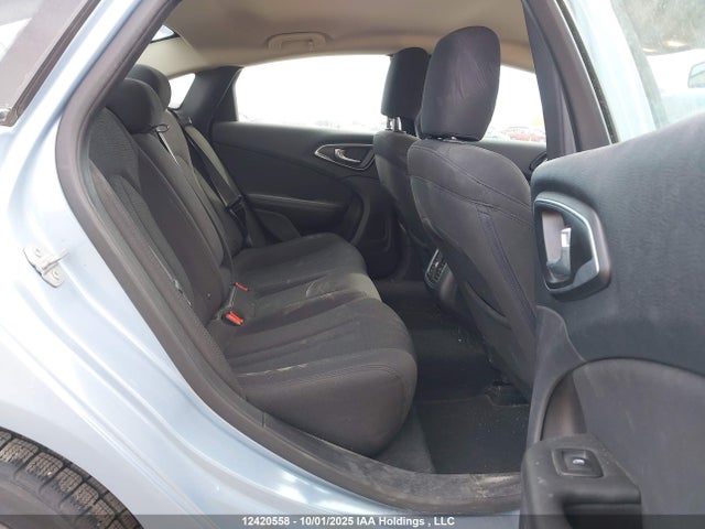 1C3CCCAG3FN736853 Chrysler 2015