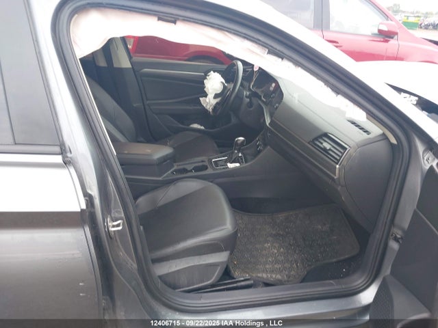3VWE57BU5KM218982 Volkswagen 1.8 tsi