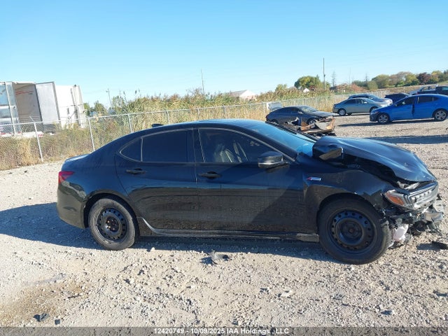Acura j35y6 2018 19UUB3F65JA801710 Image 13