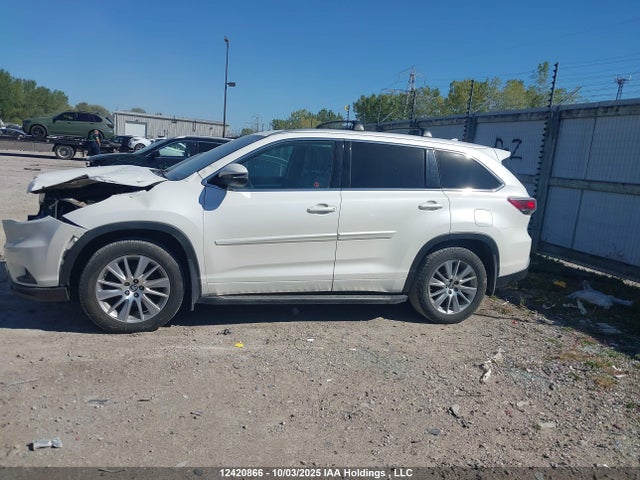 Toyota 2gr-fe 2016 5TDJKRFH7GS333075 Image 15