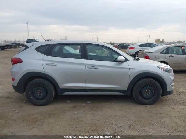 12420869 :رقم المزاد ، KM8J2CA49JU678043 vin ، 2018 Hyundai Tucson Base 2.0l مزاد بيع