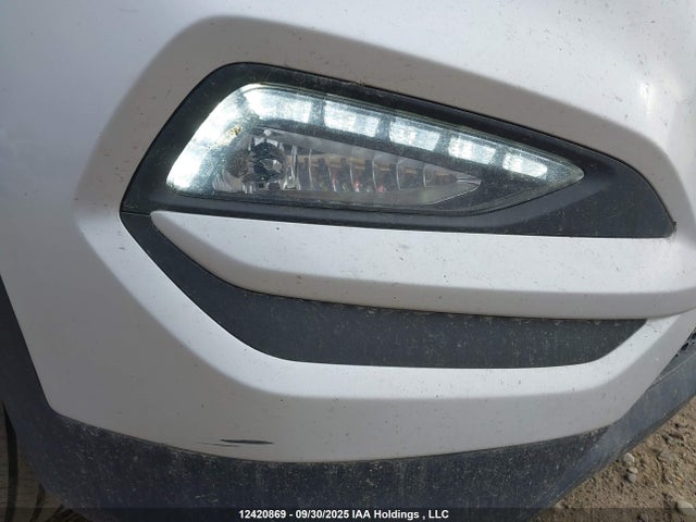 12420869 :رقم المزاد ، KM8J2CA49JU678043 vin ، 2018 Hyundai Tucson Base 2.0l مزاد بيع