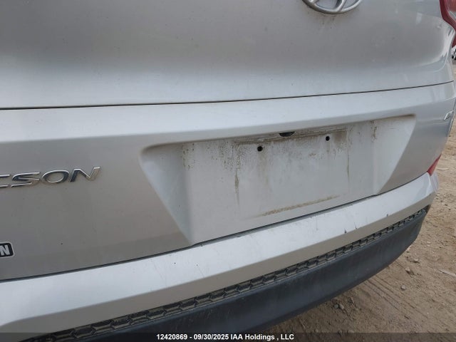 12420869 :رقم المزاد ، KM8J2CA49JU678043 vin ، 2018 Hyundai Tucson Base 2.0l مزاد بيع