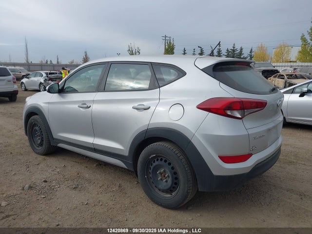 12420869 :رقم المزاد ، KM8J2CA49JU678043 vin ، 2018 Hyundai Tucson Base 2.0l مزاد بيع