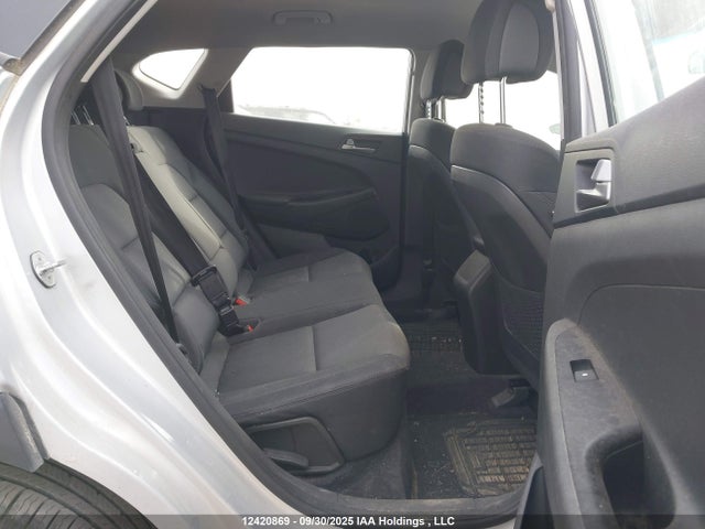 12420869 :رقم المزاد ، KM8J2CA49JU678043 vin ، 2018 Hyundai Tucson Base 2.0l مزاد بيع