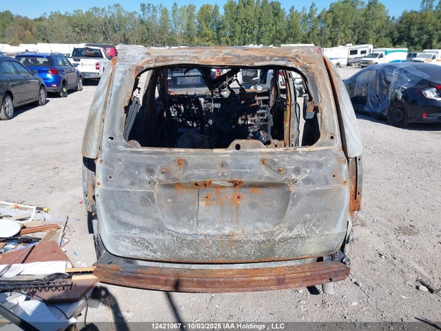 2C4RC1CG2ER218872 Chrysler Town and Country