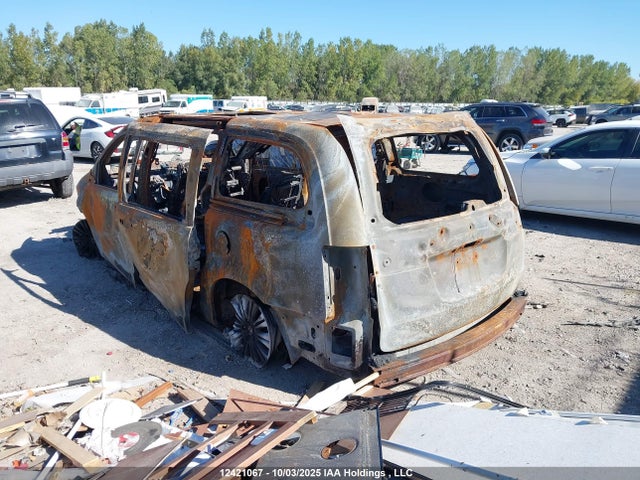 2C4RC1CG2ER218872 Chrysler Town and Country