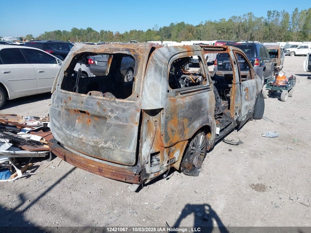 2C4RC1CG2ER218872 Chrysler Town and Country