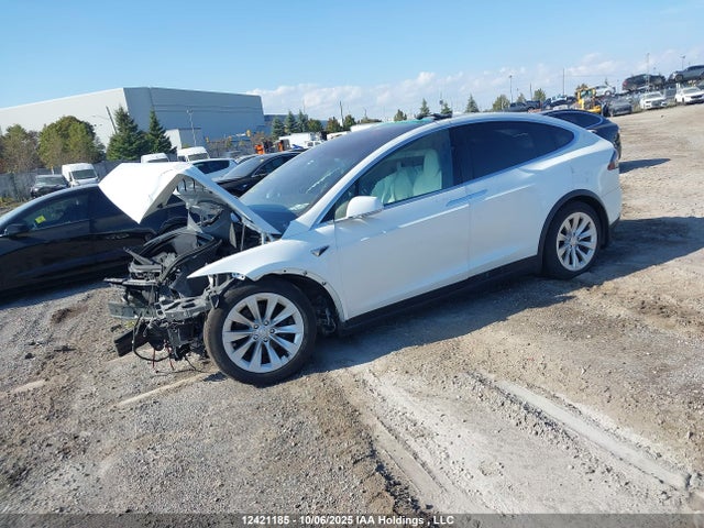 Tesla MODEL X 2018 5YJXCDE2XJF105025 Image 2