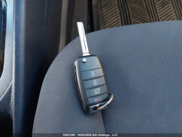KNADM5A3XH6048509 KIA Rio