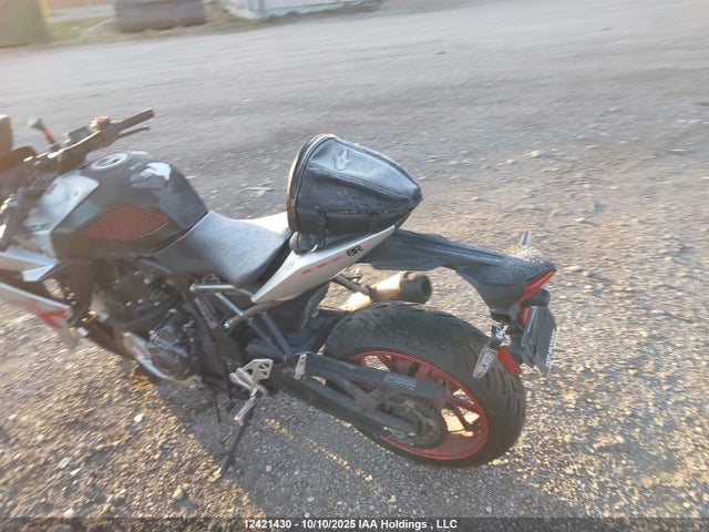 JS1EM13B1R7100202 Suzuki Gsx800 F