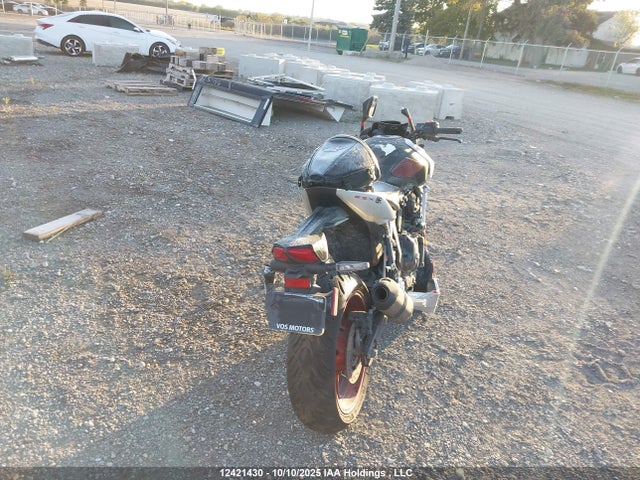 JS1EM13B1R7100202 Suzuki Gsx800 F